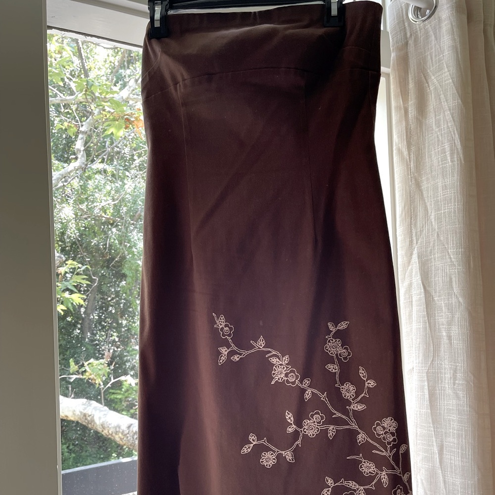 RUTH Chocolate Brown Strapless structured cotton  dress. Size 6. Pink stitching.